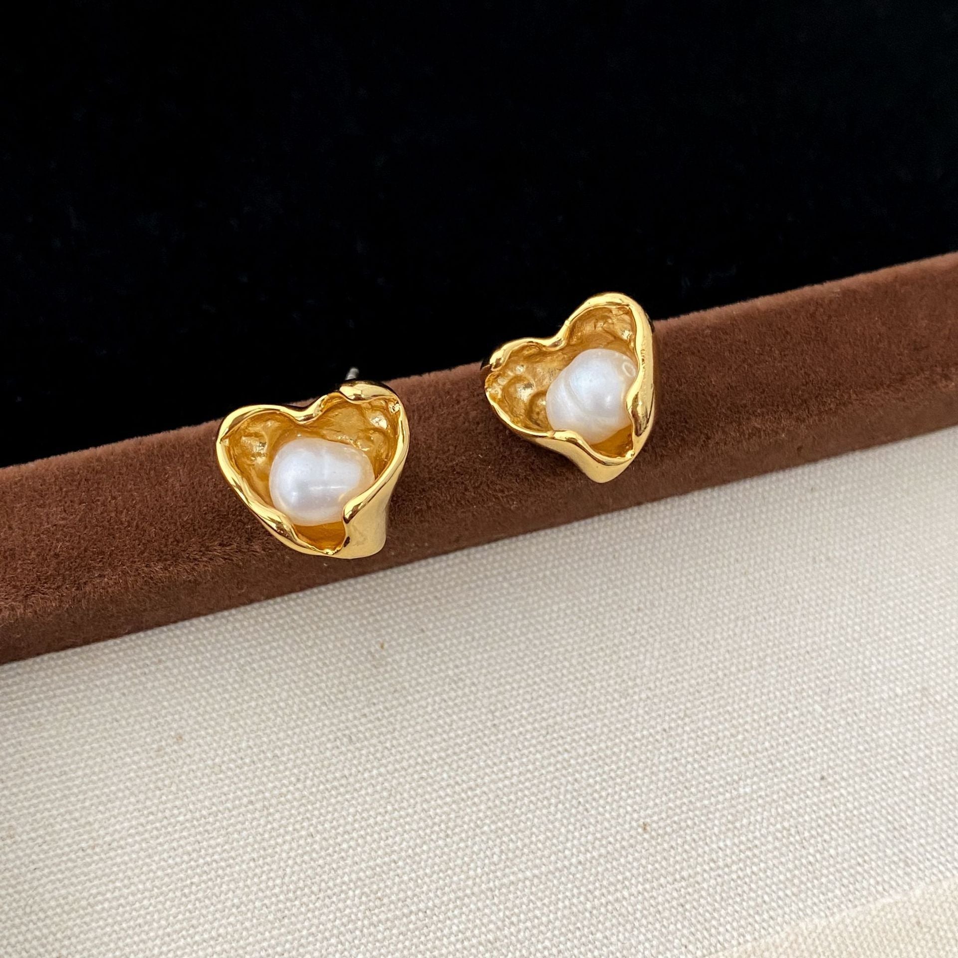 High-end Minimalist Irregular Pearl Versatile Earrings