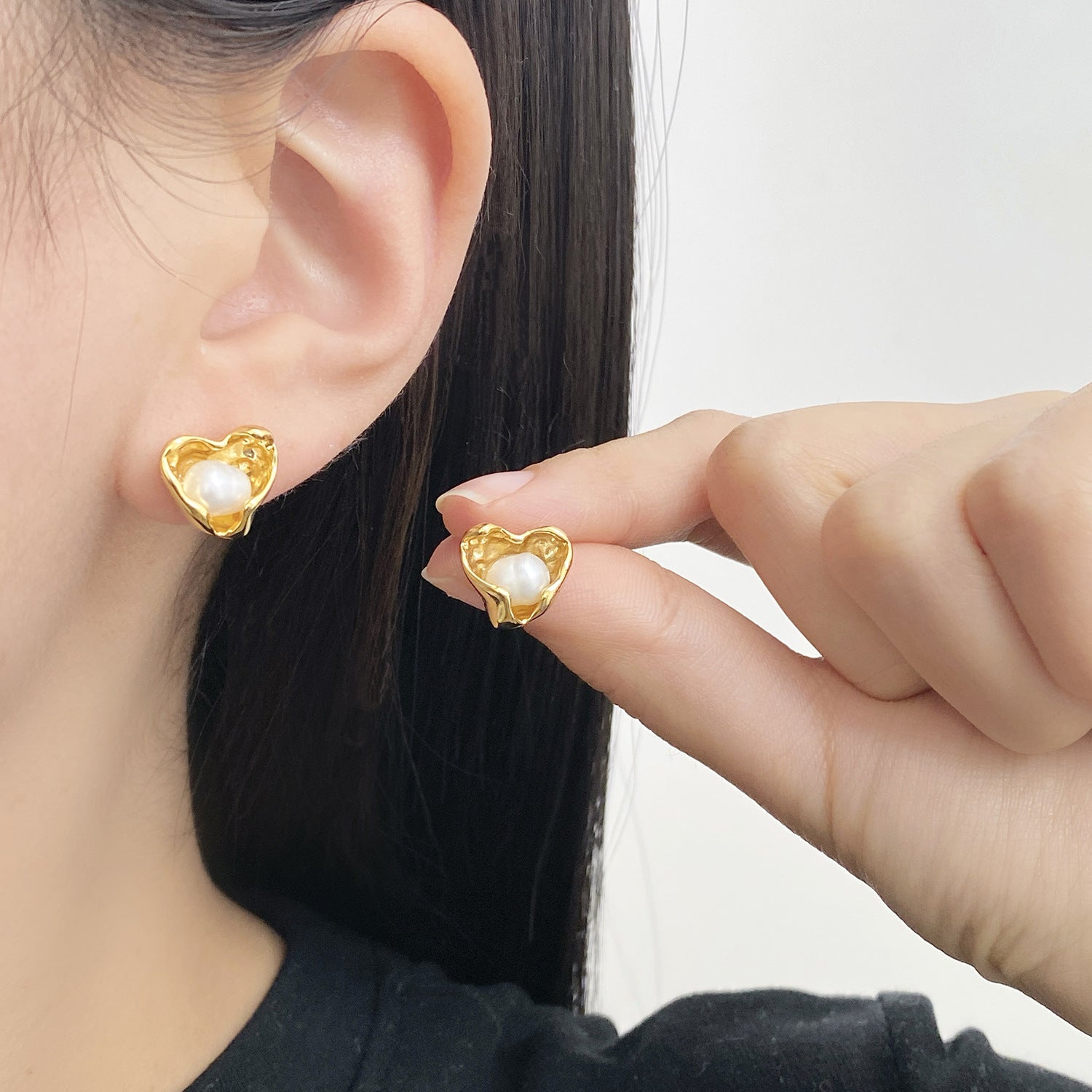 High-end Minimalist Irregular Pearl Versatile Earrings