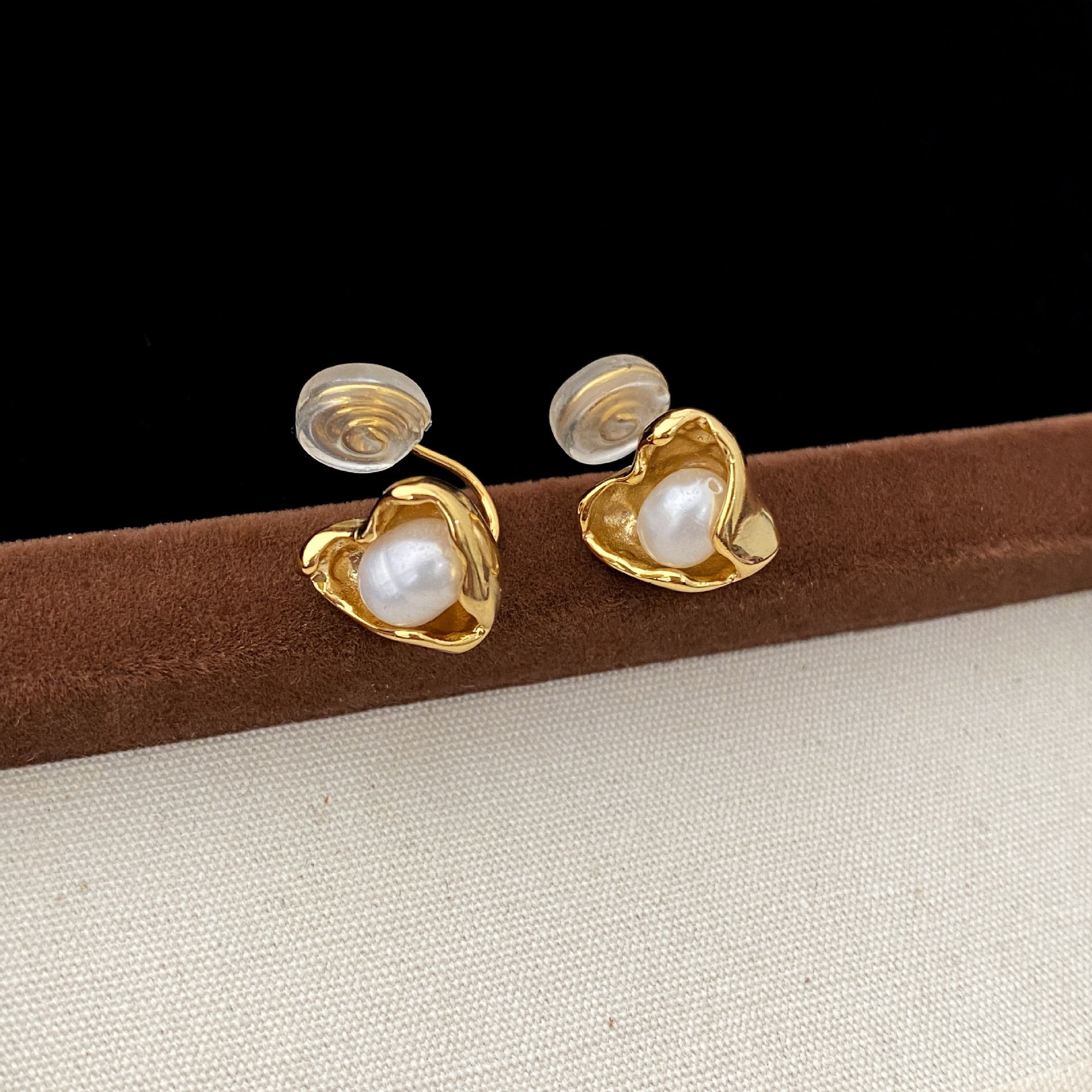 High-end Minimalist Irregular Pearl Versatile Earrings